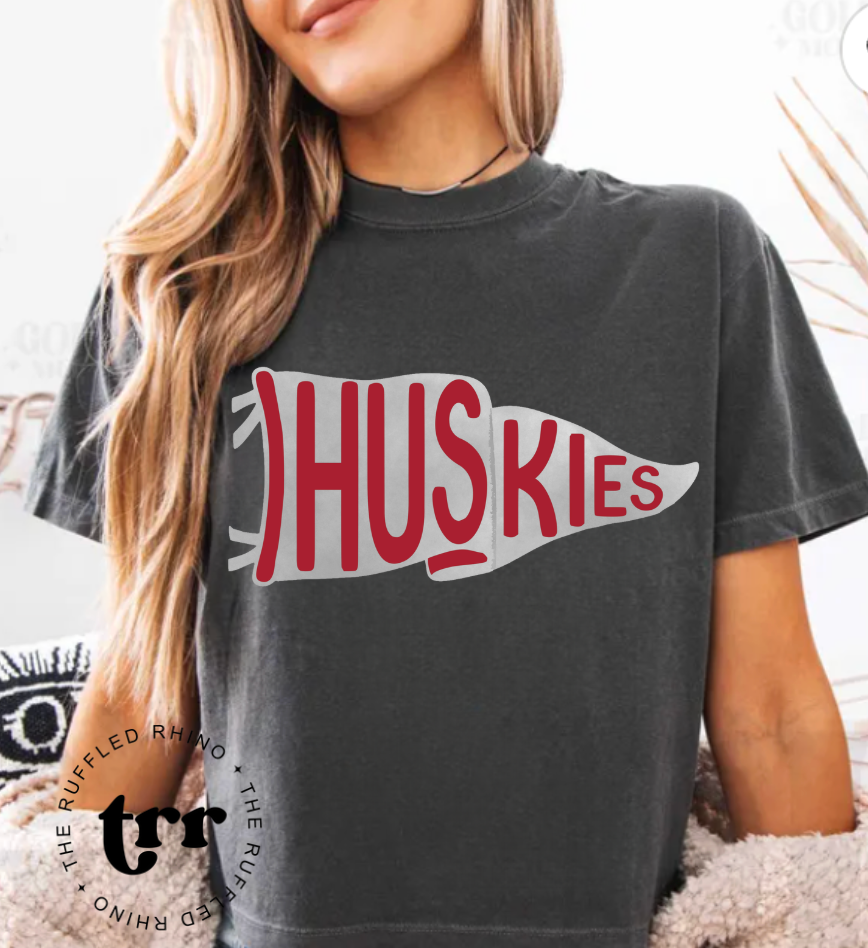 HUSKIES PENNANT